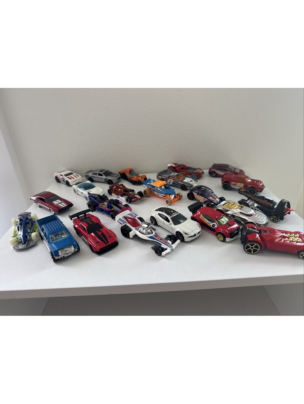 22 Hot Wheels Lot C
